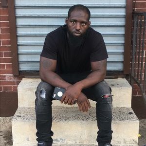 Meet your Posher, Derrick